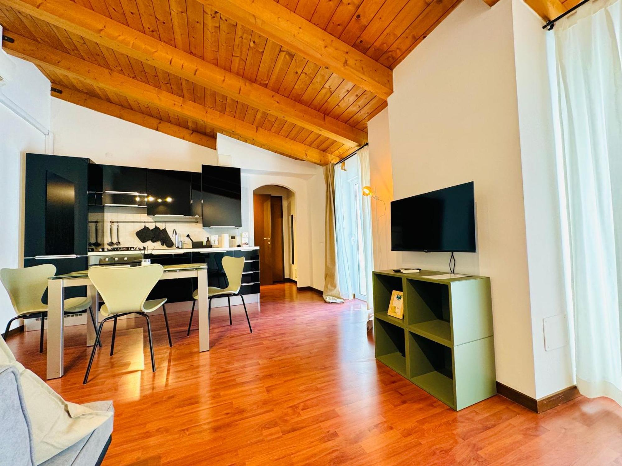 Crops City Stay Apartment 14 Триест Экстерьер фото