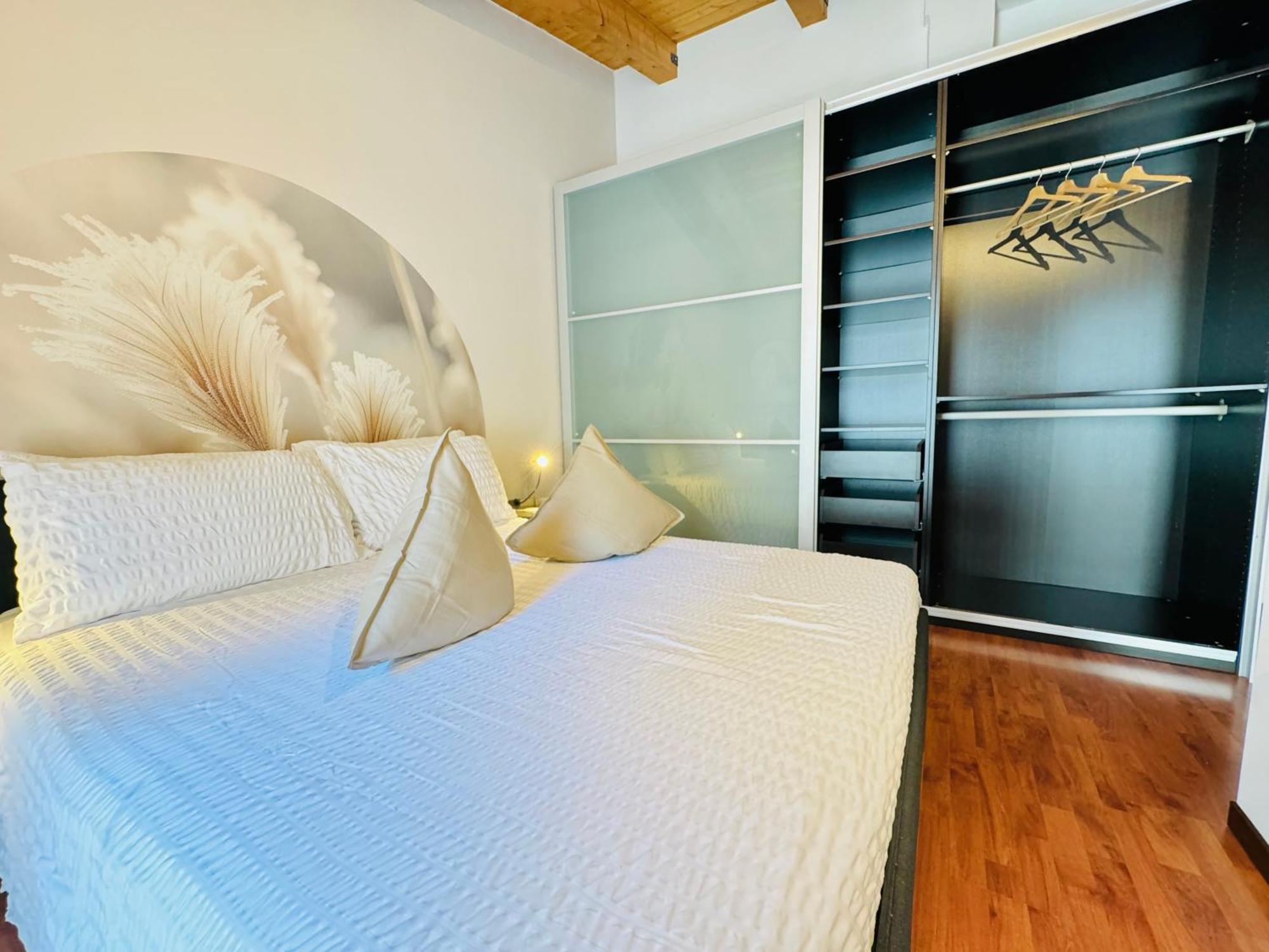 Crops City Stay Apartment 14 Триест Экстерьер фото